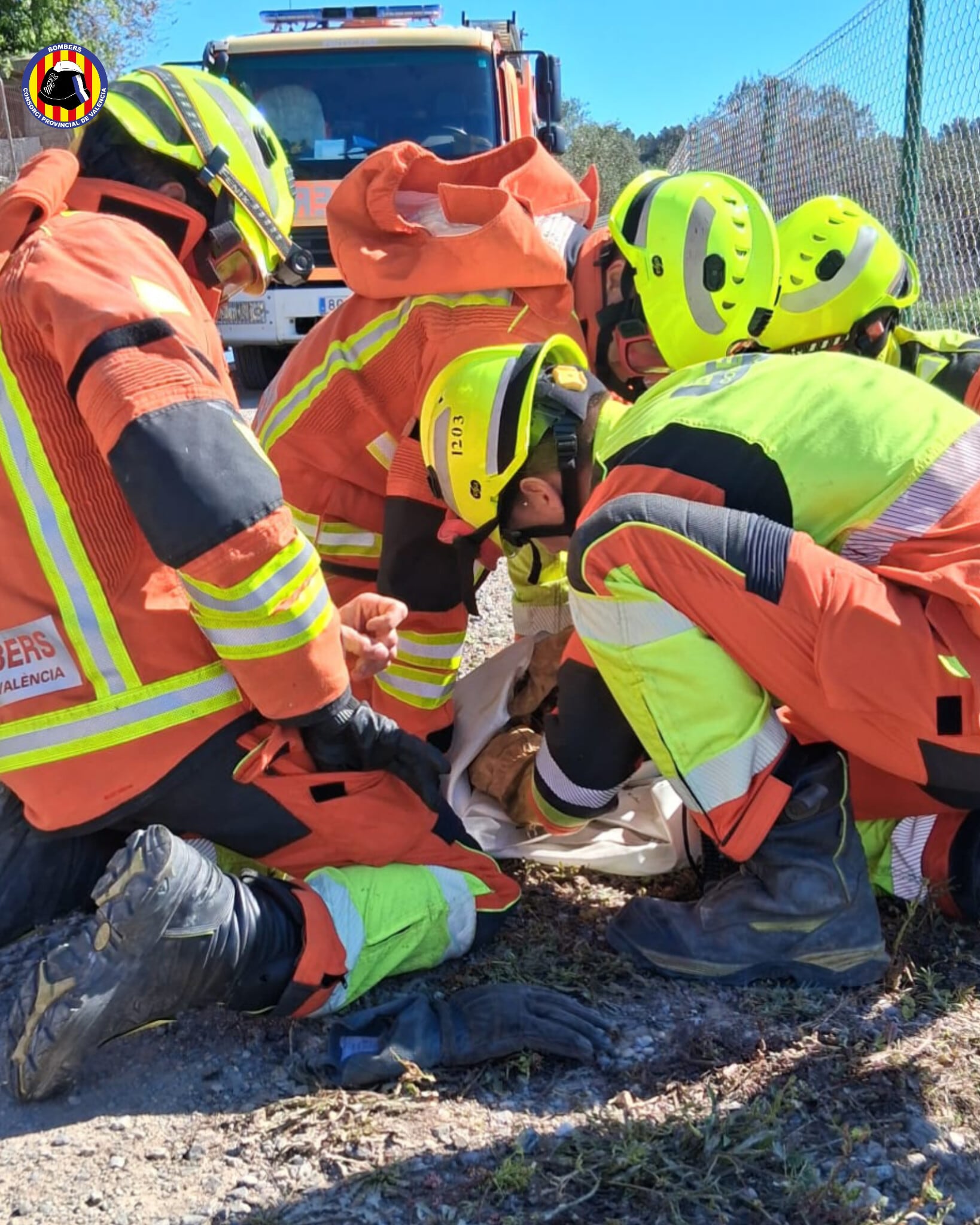 Bomberos actuando en Navarrés. Fuente: Bombers València