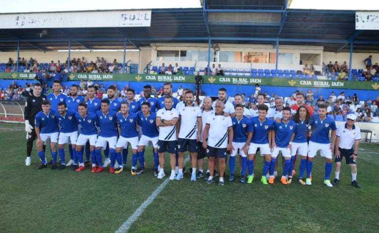 Futbolistas del Linares Deportivo durante la presentación oficial