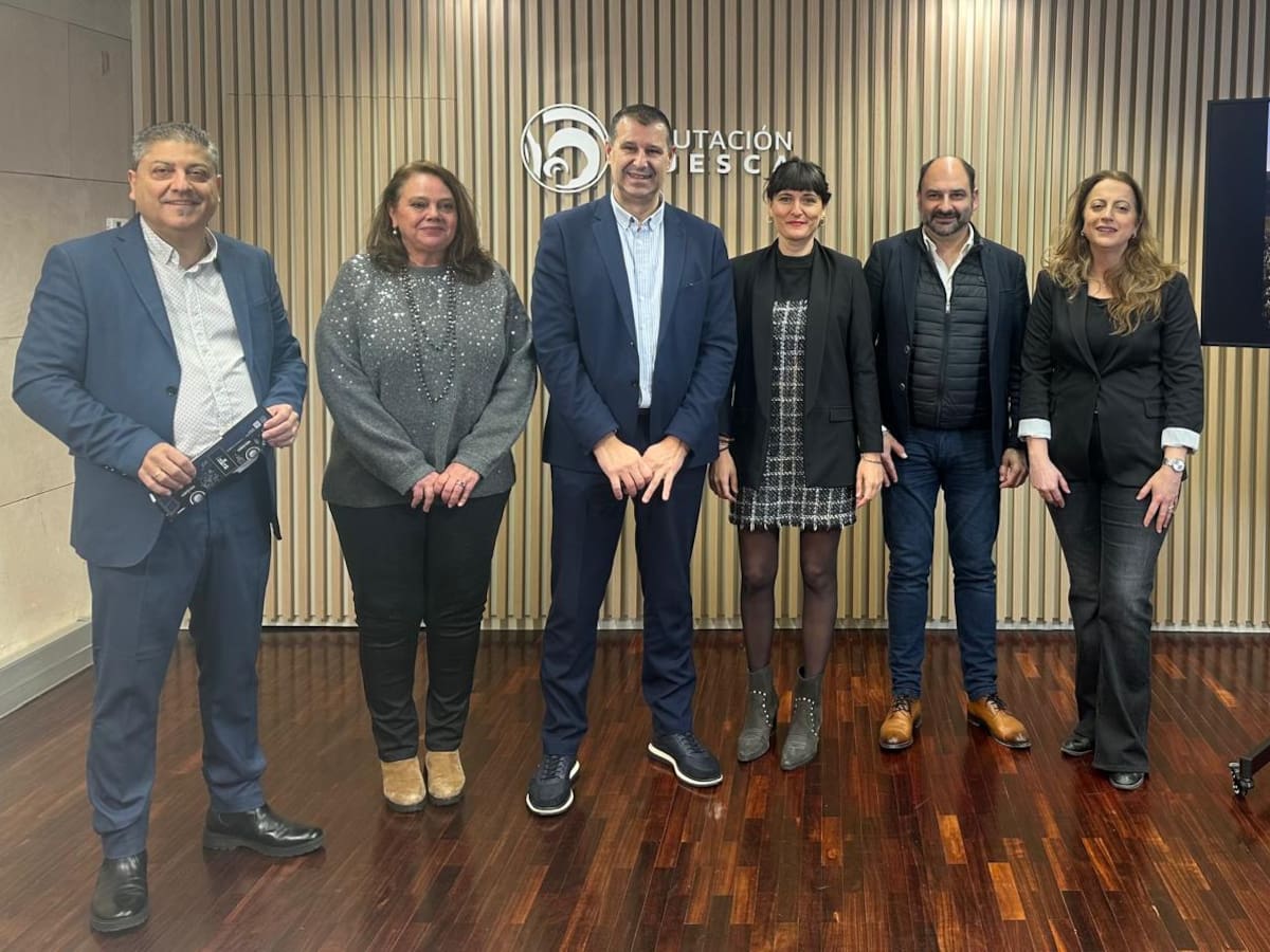 Nueve viajes para descubrir la Ruta del Vino Somontano a bordo del Bus del Vino