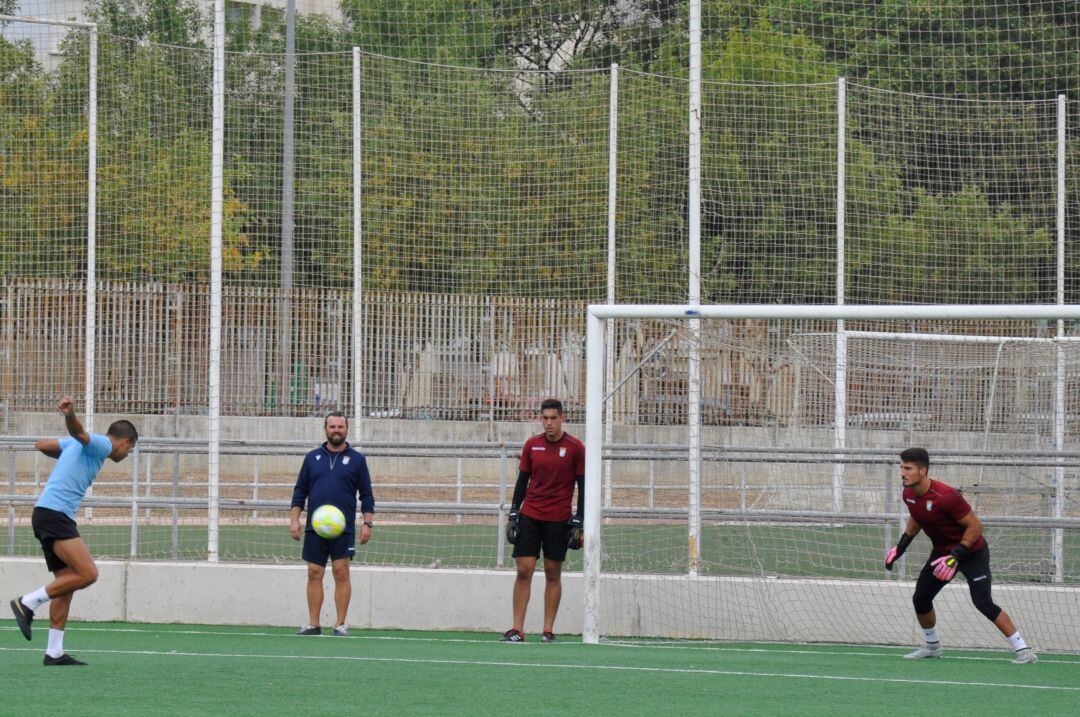 Miguel, guardameta del Xerez Cd, durante un entrenamiento