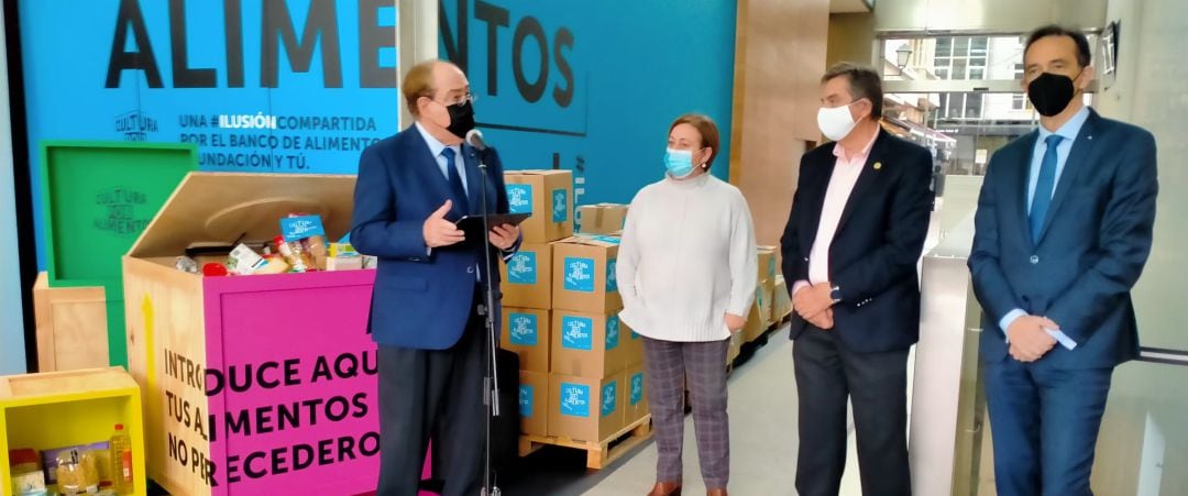 Afundación entrega 1 tonelada de alimentos no perecederos al Banco de Alimentos