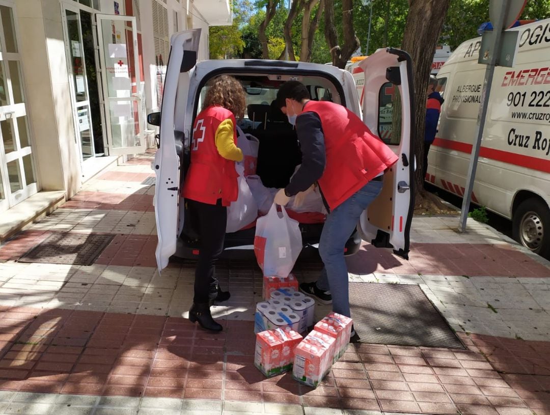 Cruz Roja atiende a más de 25.000 personas en Málaga durante el confinamiento