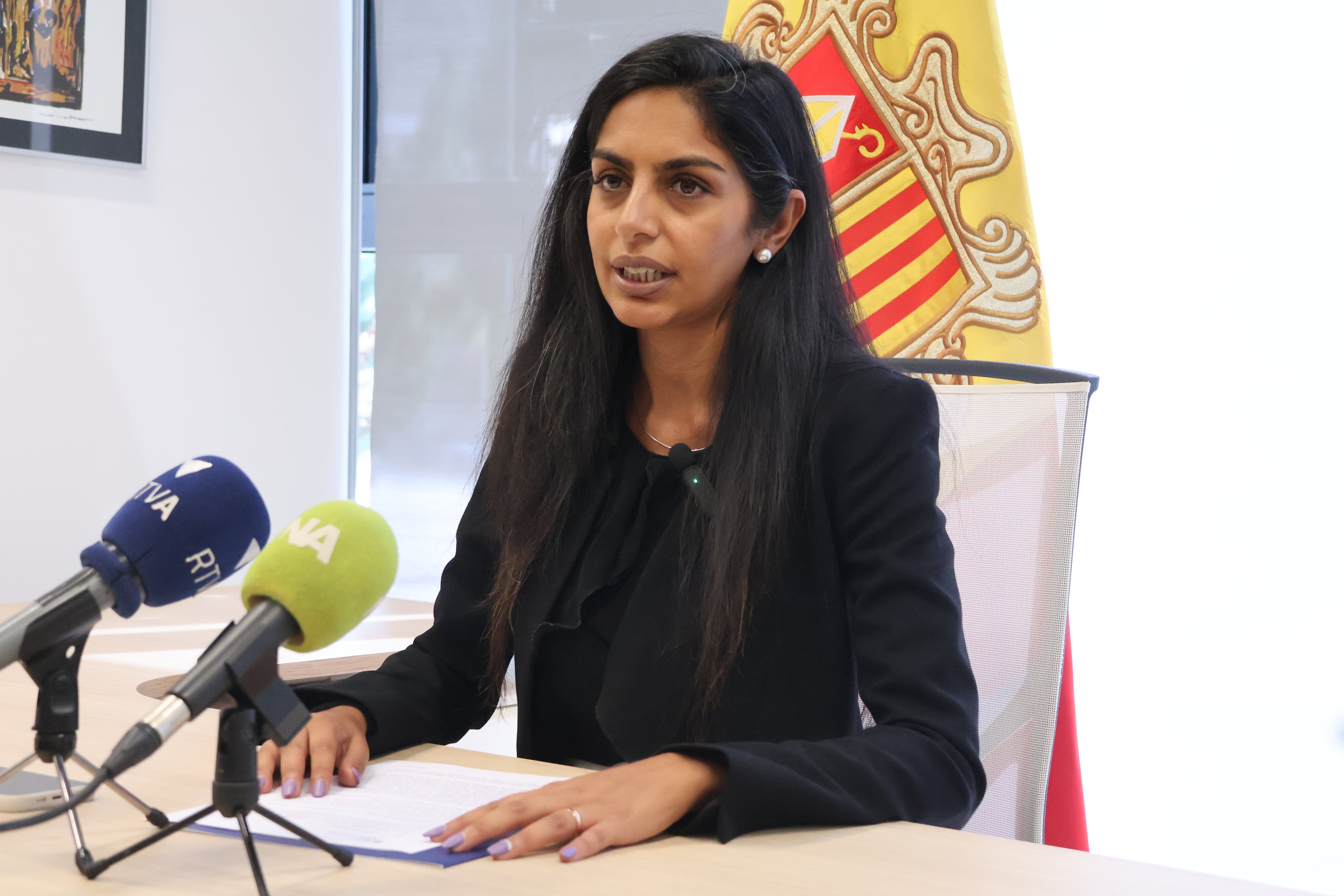 Resma Punjabi anunciant la seva dimissió en la roda de premsa d&#039;aquest migdia.