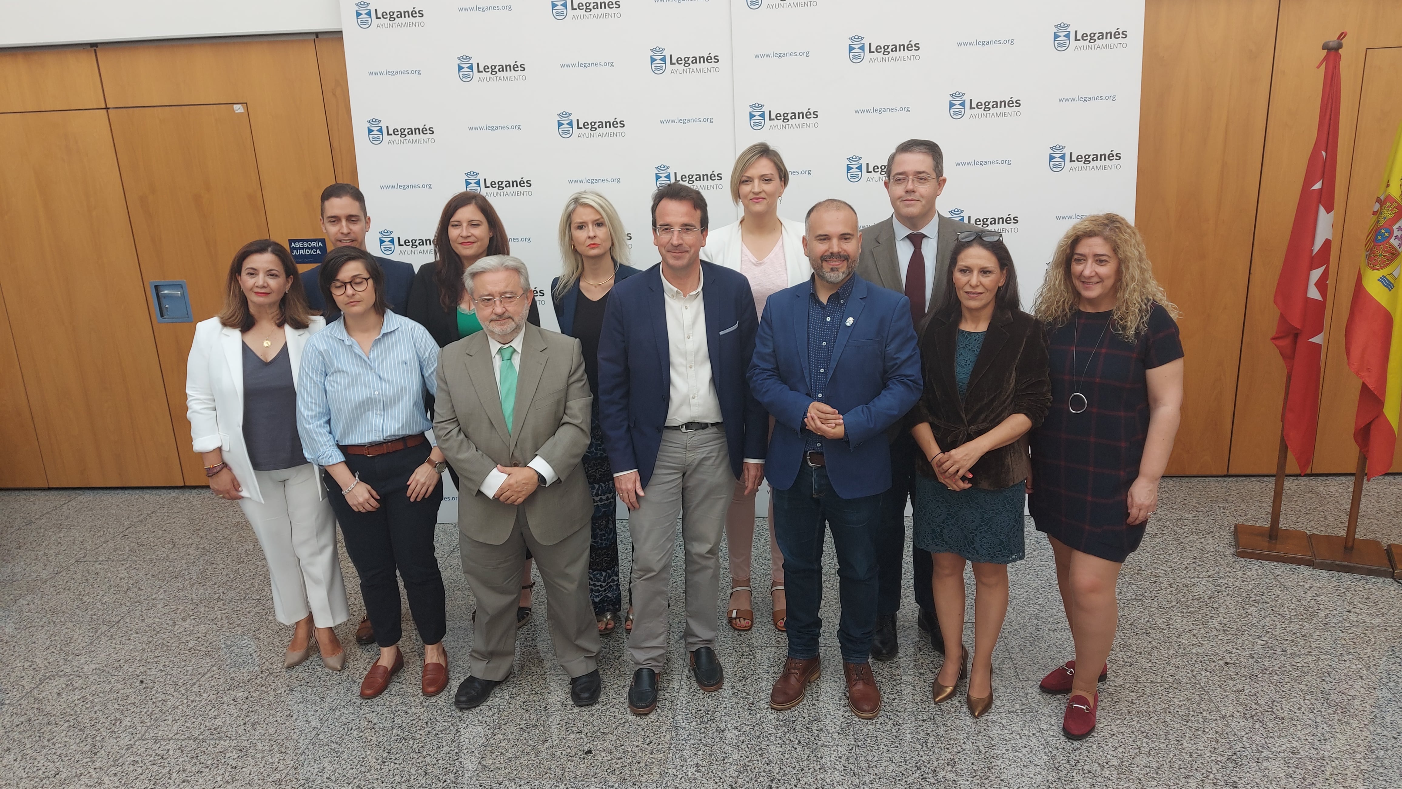 Los doce concejales del nuevo ejecutivo local de Leganés de PP y ULEG