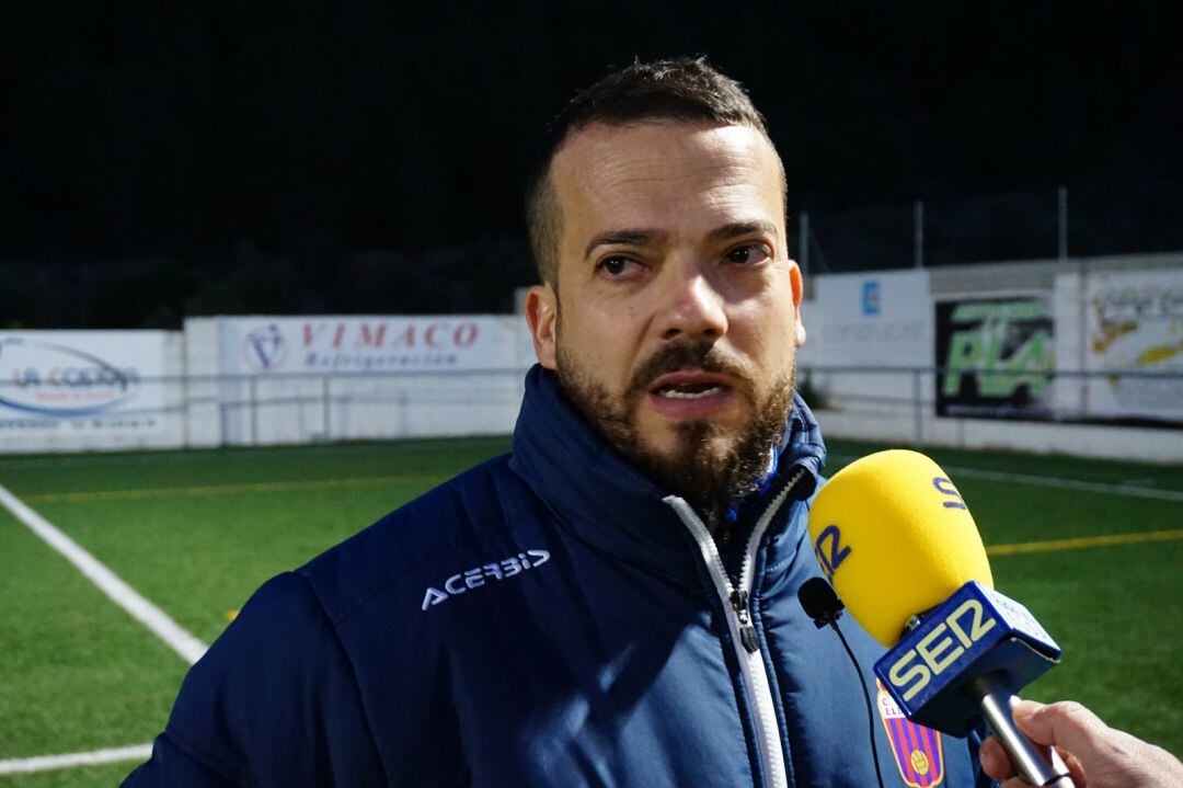 Santi Rico, entrenador del Eldense, considera que su equipo debería tener más puntos