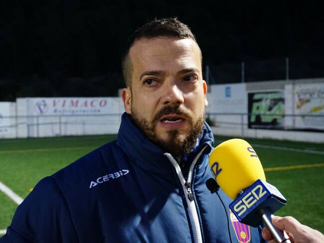 Santi Rico, entrenador del Eldense, considera que su equipo debería tener más puntos