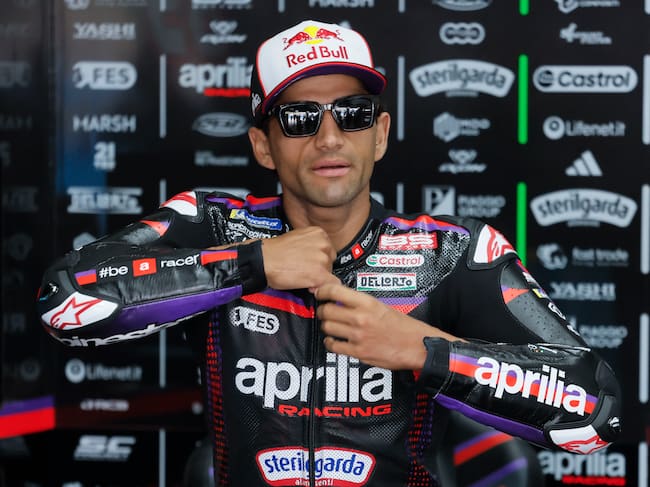 El piloto Jorge Martín, Aprilia, se prepara para los primeros entrenamientos libres de MotoGP este viernes en el circuito de Jerez, EFE/ Jose Manuel Vidal