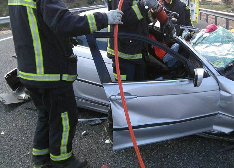 Intervención de los Bomberos de Aranda en un accidente en la A1