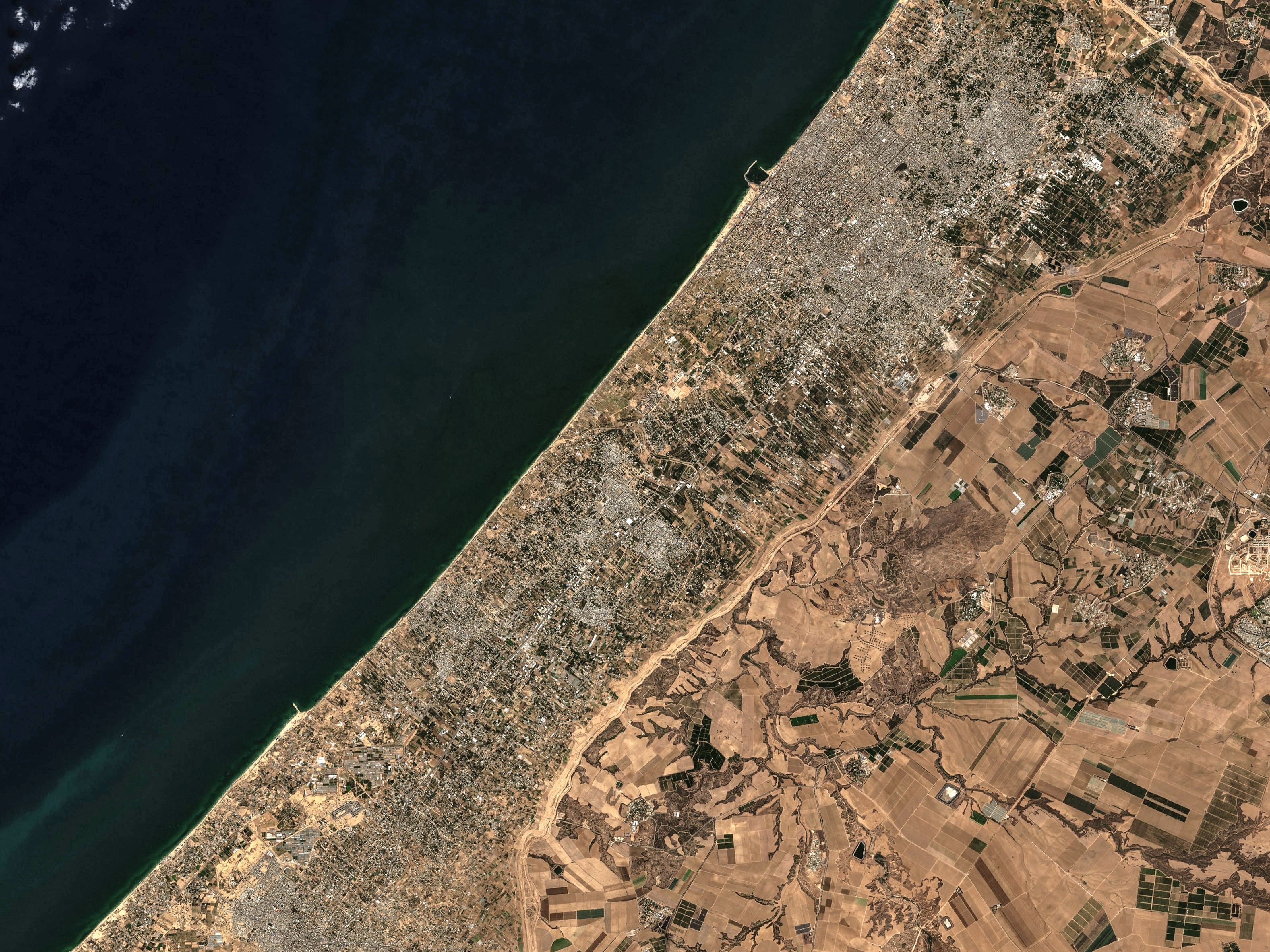 Imagen de la destrucción de la Franja de Gaza a vista de satélite