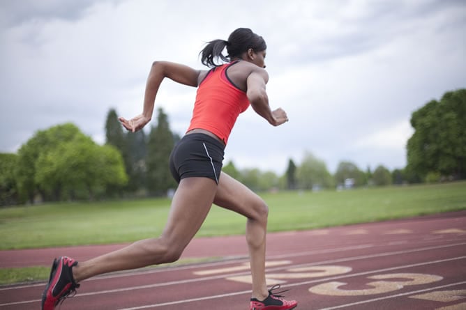 Atleta corriendo, foto de archivo.