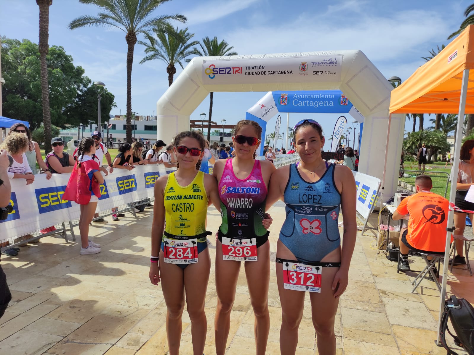 Las tres ganadoras en categoría femenina: Eva Sánchez, Nieves Navarro y Rocío López