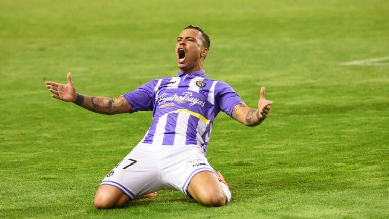 Raúl de Tomás celebra el segundo gol