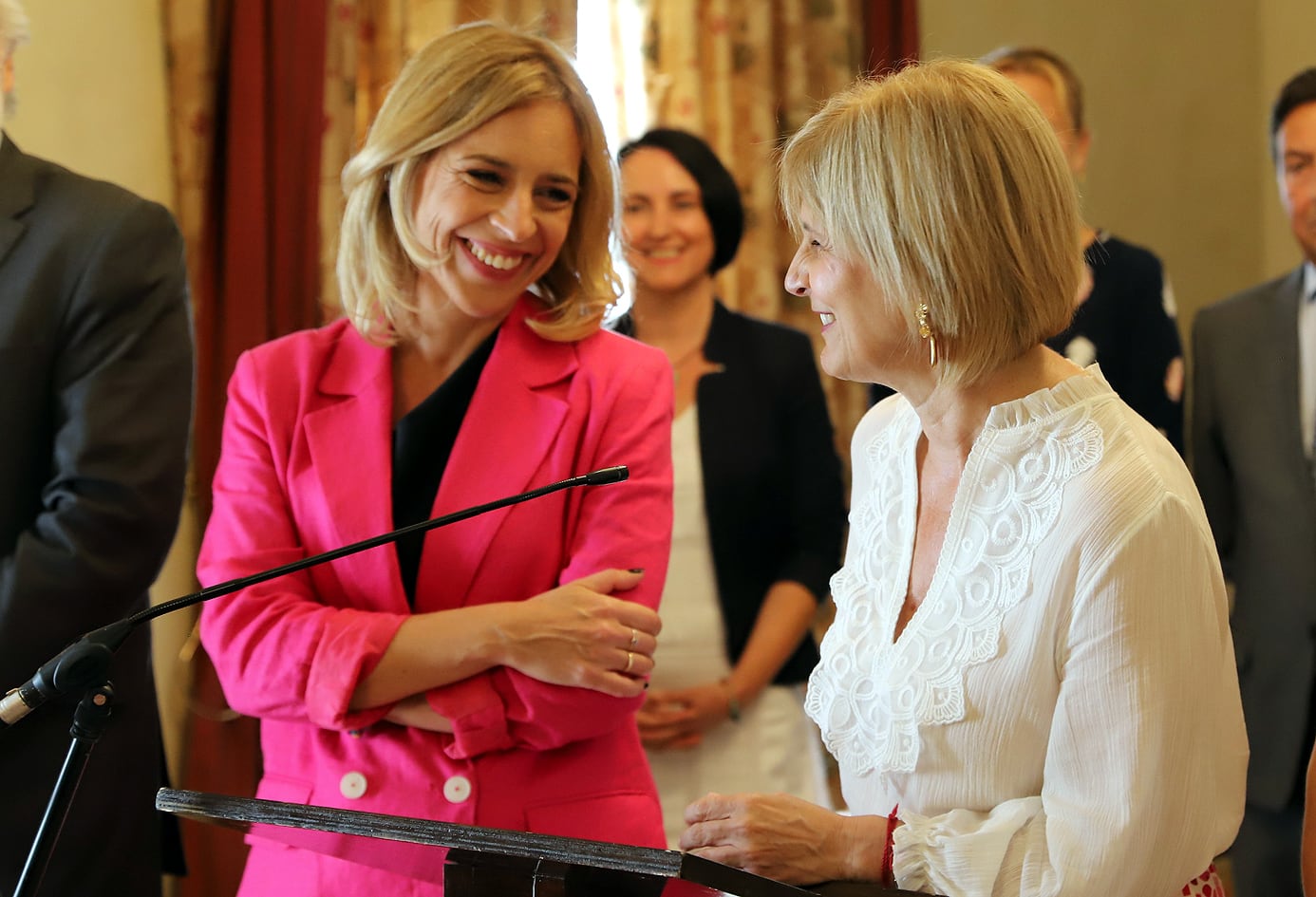 Almudena Martínez, presidenta de Diputación, y María José García Pelayo, alcaldesa de Jerez