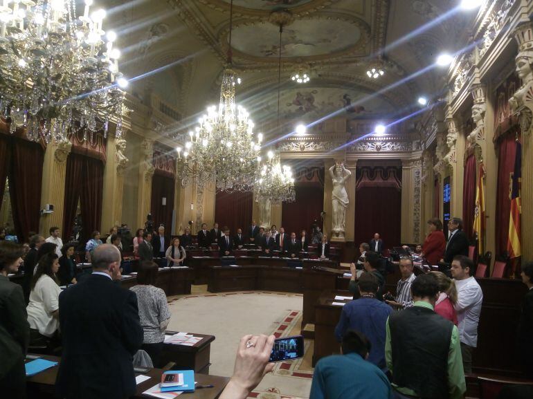 Minuto de silencio por las víctimas del último terremoto de Ecuador.