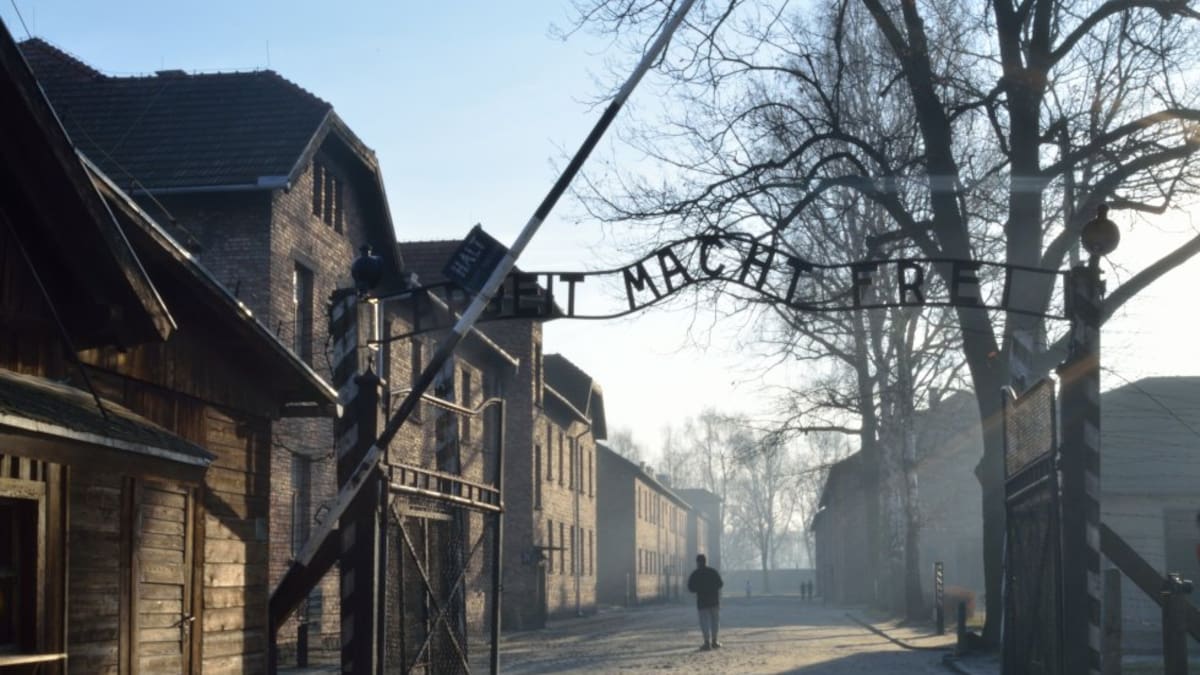 Edith Bruck, superviviente del Holocausto: "Cuando un chico de 26 años le dio un bofetón a mi padre, de 48, entendí que estábamos acabados"