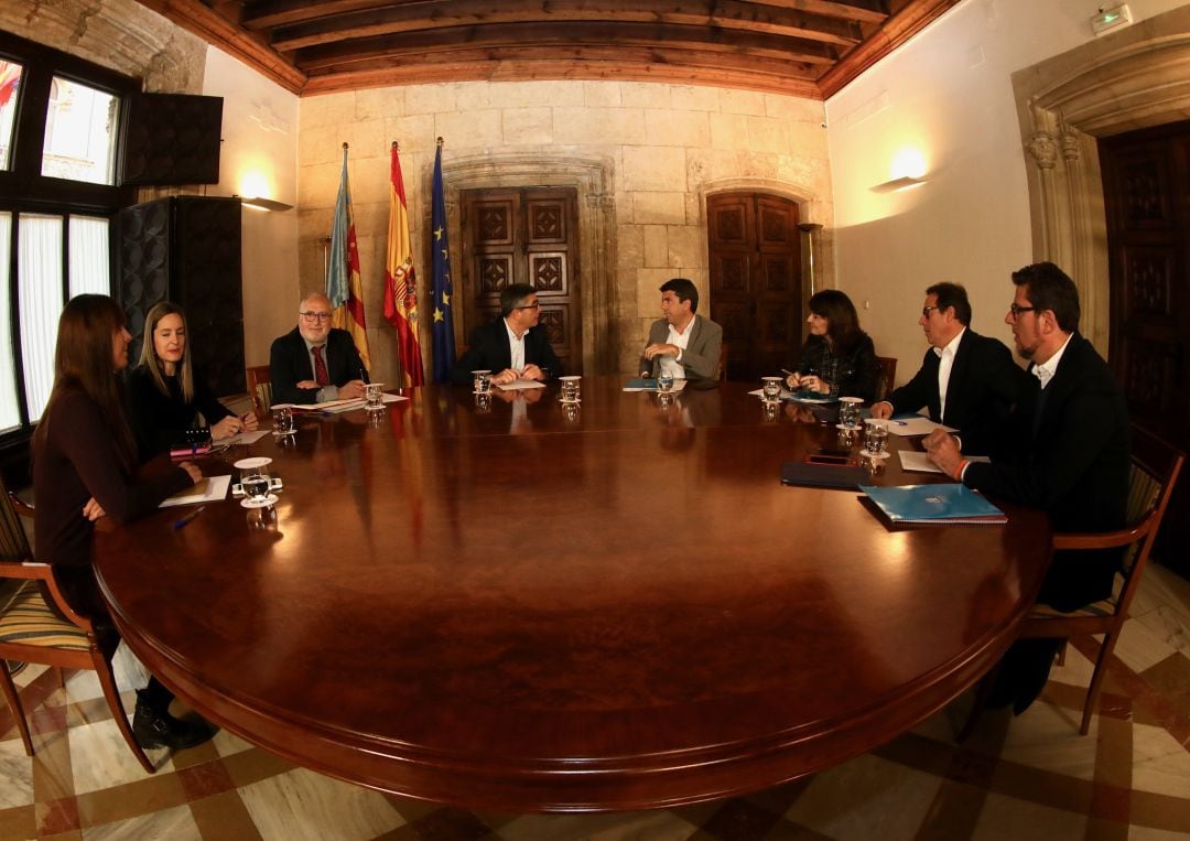 Primera reunión de la comisión bilateral entre Generalitat y Diputación de Alicante, este martes en el Palau de la Generalitat