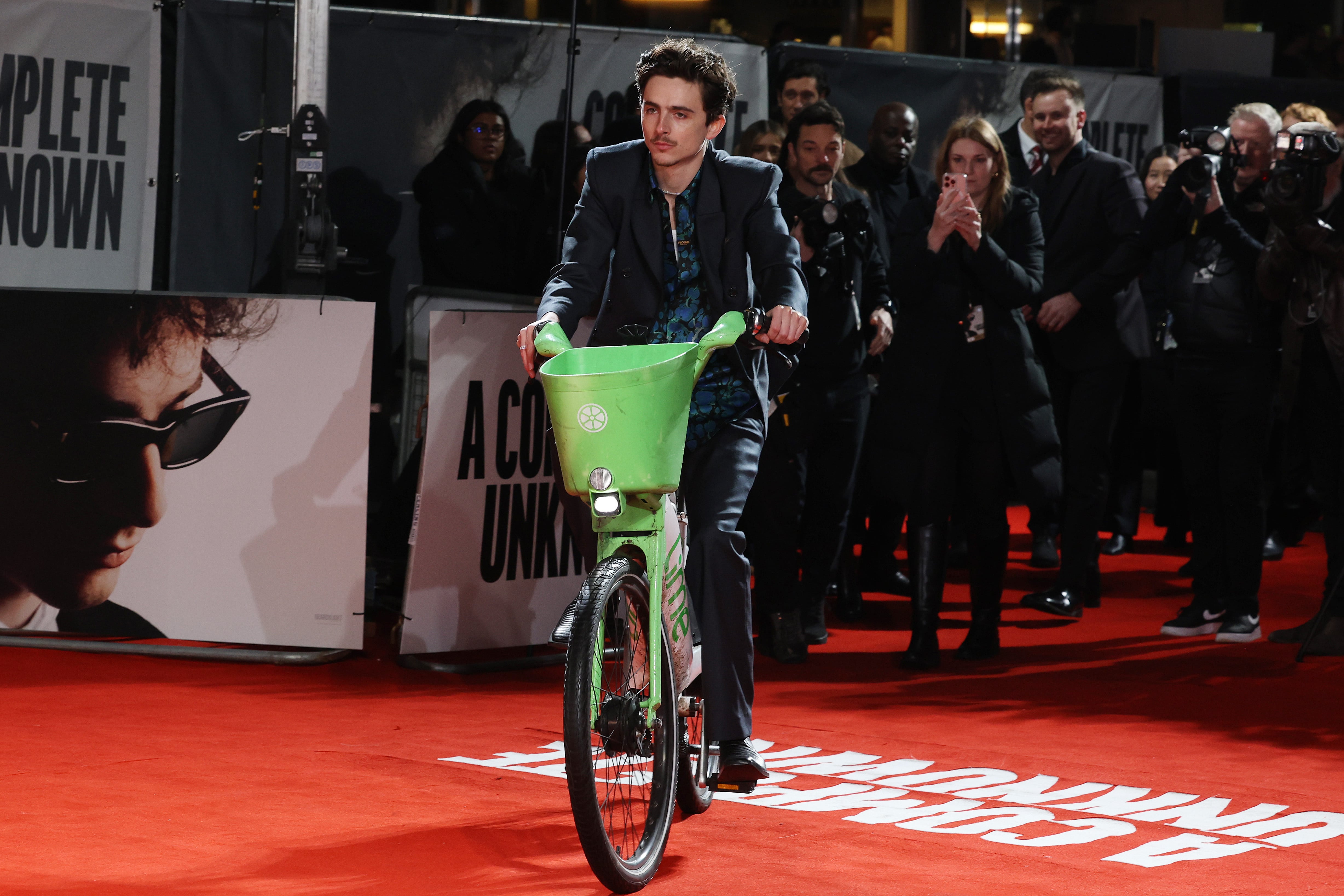 El actor Timothée Chalamet llega a la &#039;premiere&#039; de Londres de la película &#039;A complete Unknown&#039;, el &#039;biopic&#039; sobre Bob Dylan.