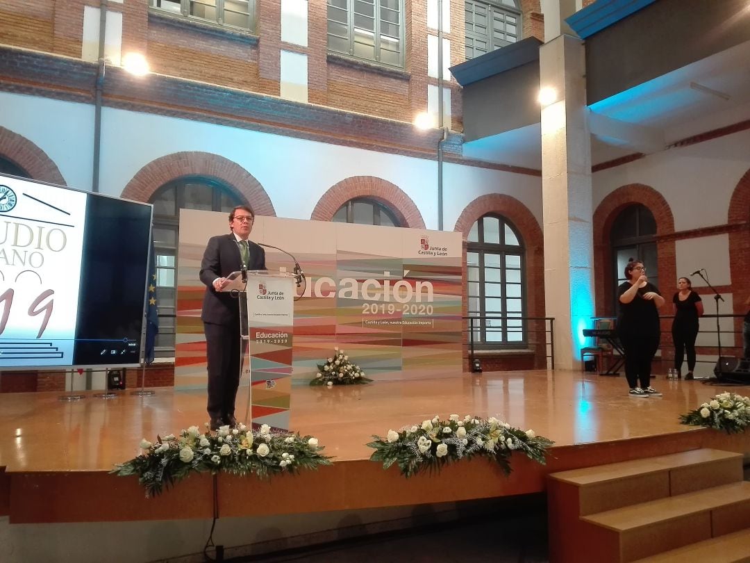 El presidente de la Junta de Castilla y León, Alfonso Fernández Mañueco, durante el acto en el Claudio Moyano