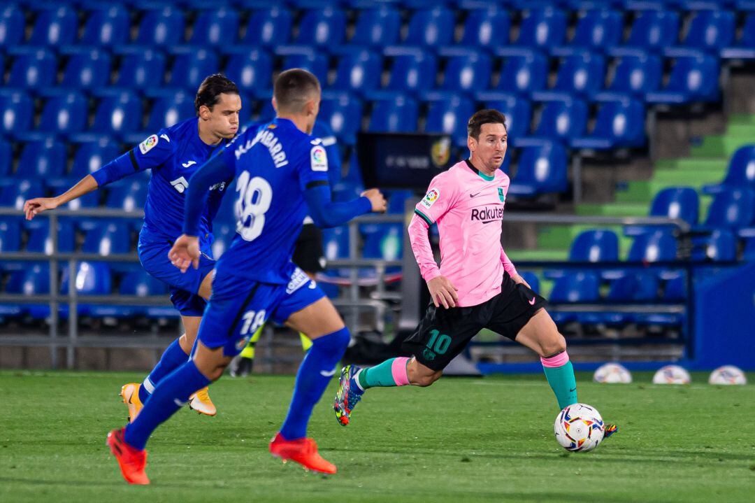 Leo Messi en una acció de partit davant del Getafe.
