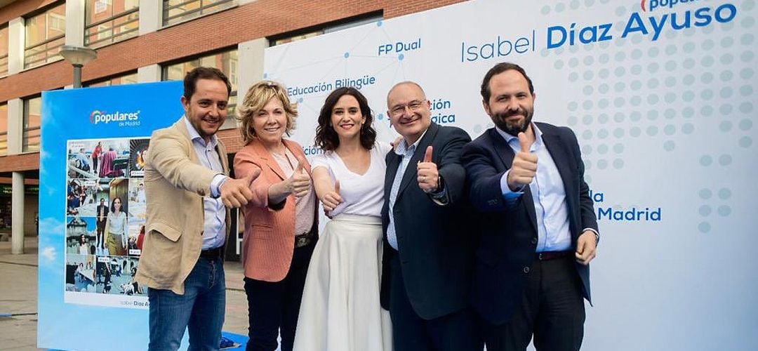 Isabel Díaz Ayuso junto a los alcaldes de Parla o Fuenlabrada