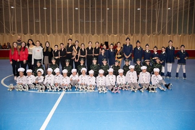 Foto de familia del Club Patín Soria.