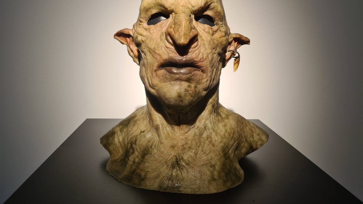 Entrevista a Miguel Ángel Gimeno, coleccionista y autor de la exposición de 'El señor de los anillos' en Alcobendas