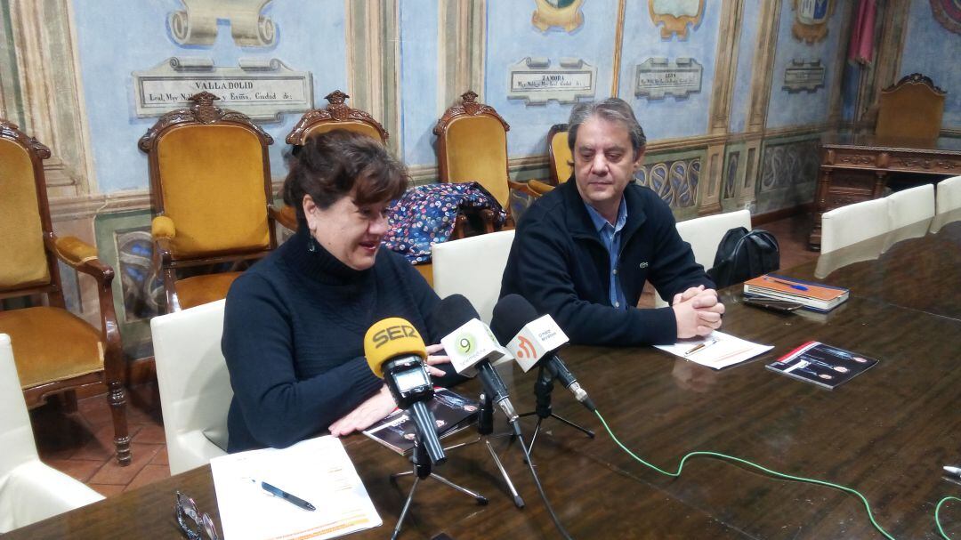 Teresa Rebollo y Eduardo López presentan la programación teatral del semestre