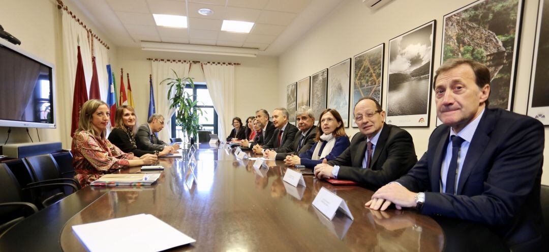 Reunión de la consejera de Educación, Rocío Lucas, con los rectores de las universidades de Castilla y León
