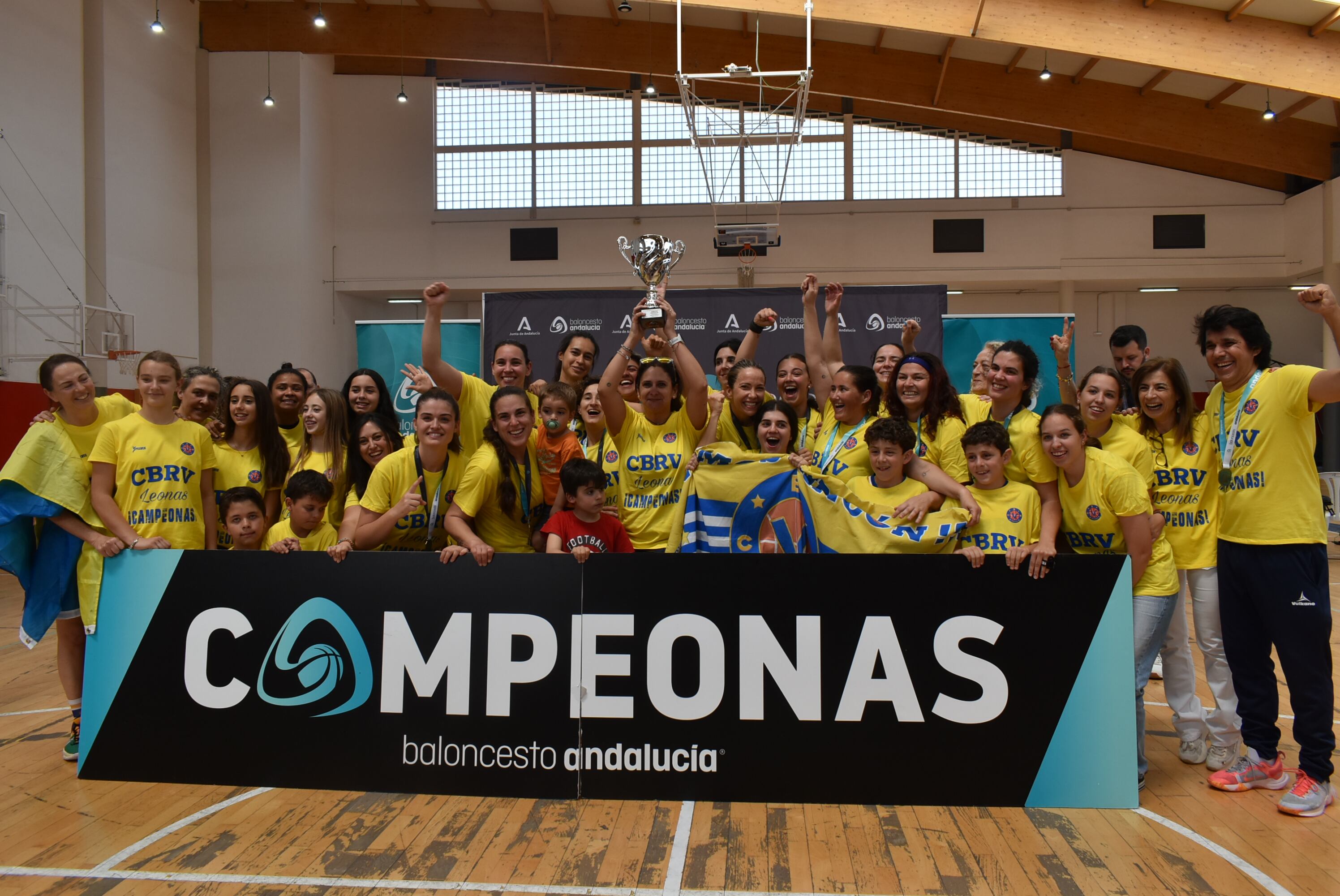El CB Rincón de la Victoria campeón en la Liga +35 de baloncesto femenino