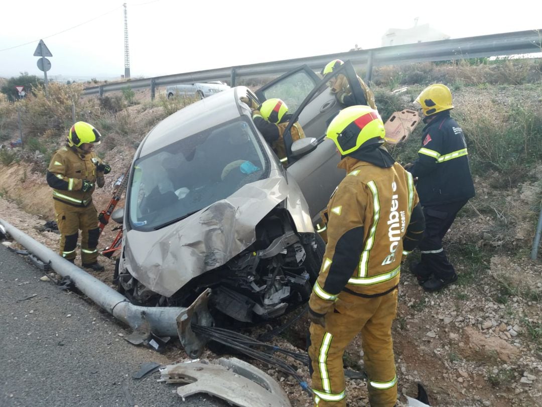 Imagen de archivo de un accidente de tráfico en una carretera de la provincia 