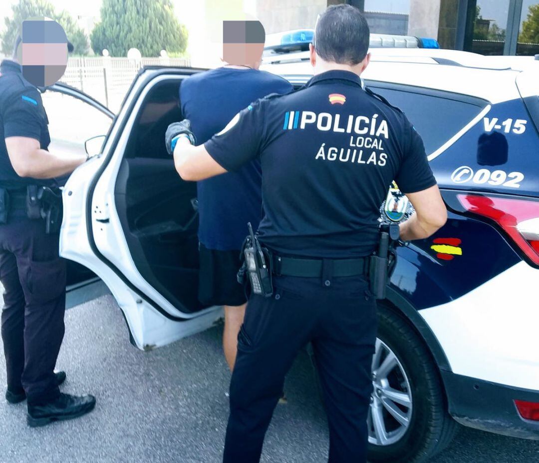 Detenido por agredir a su pareja en Águilas