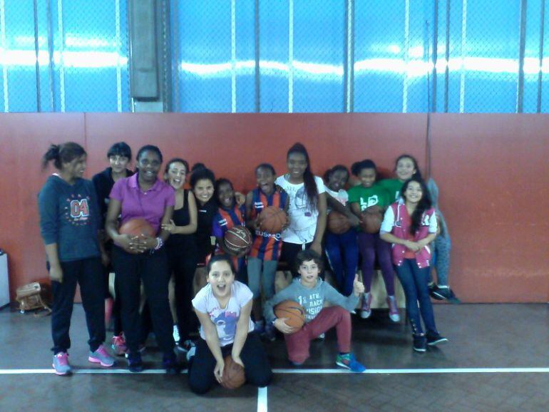 Las chicas del equipo de baloncesto