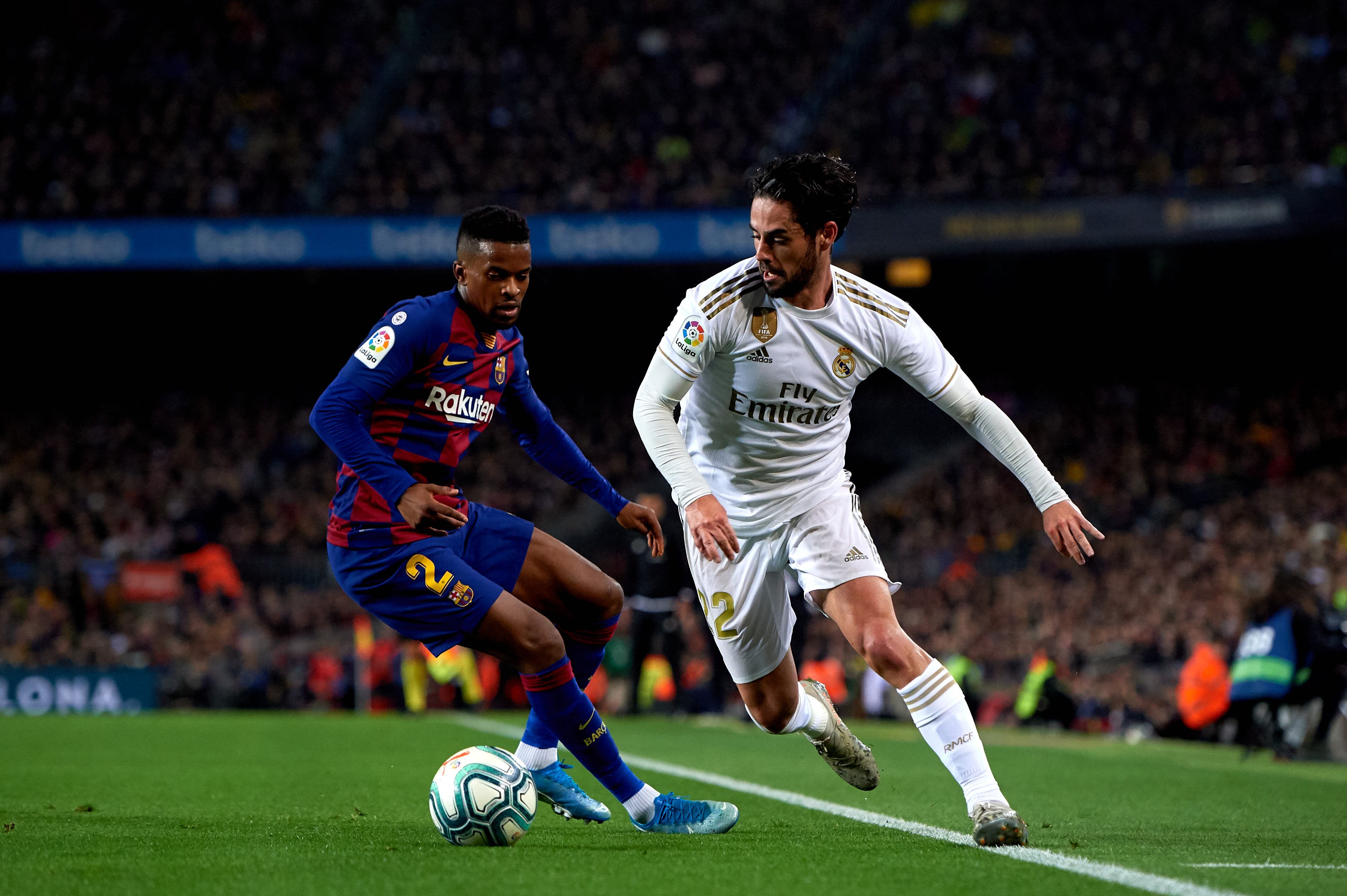 Isco regatea a Semedo en el Camp Nou en un Barça - Real Madrid de diciembre de 2019.