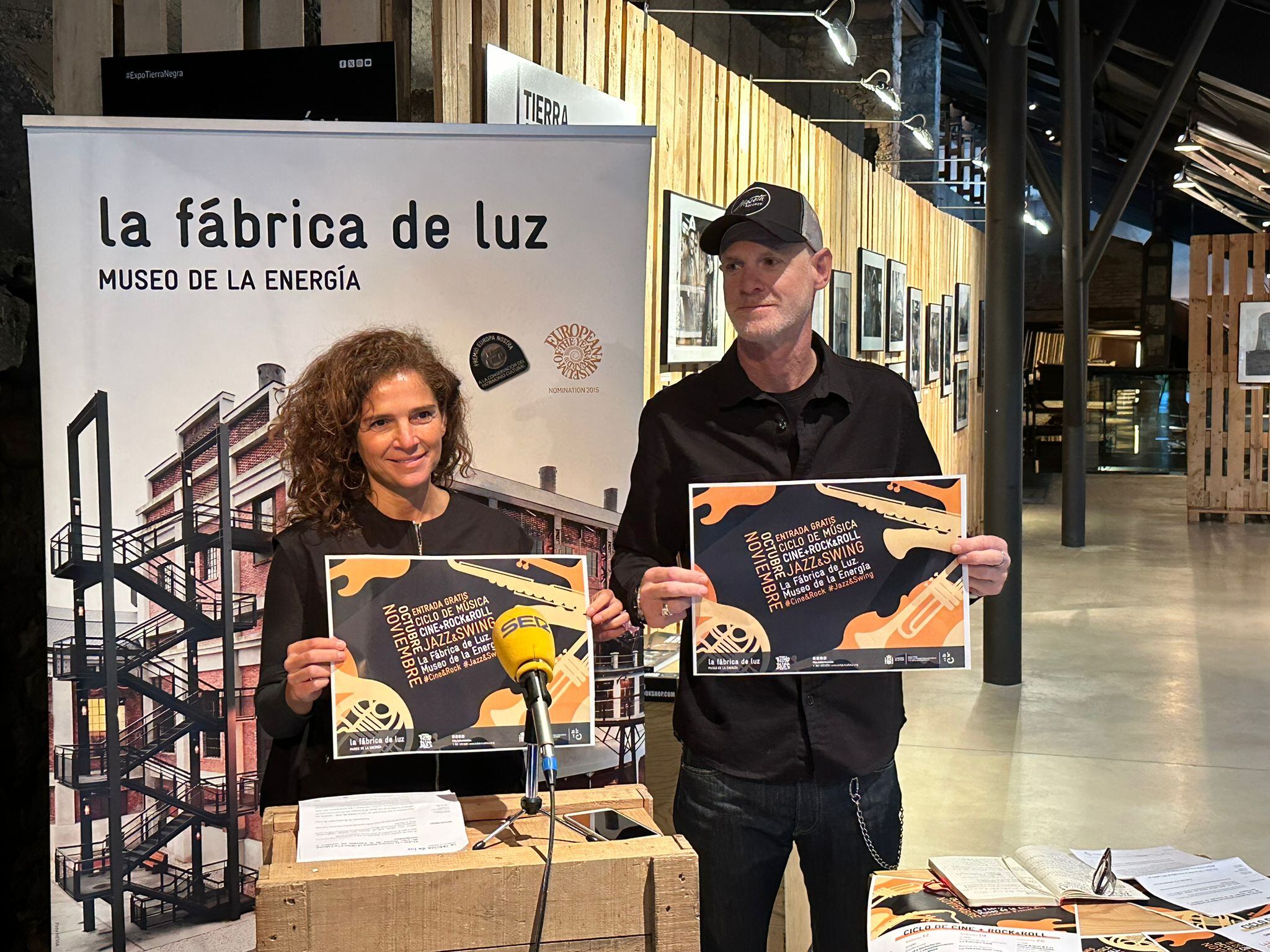 La directora de La Fábrica de Luz, Concepción Fernández y el promotor de Ritmo y Blues, Jorge Otero