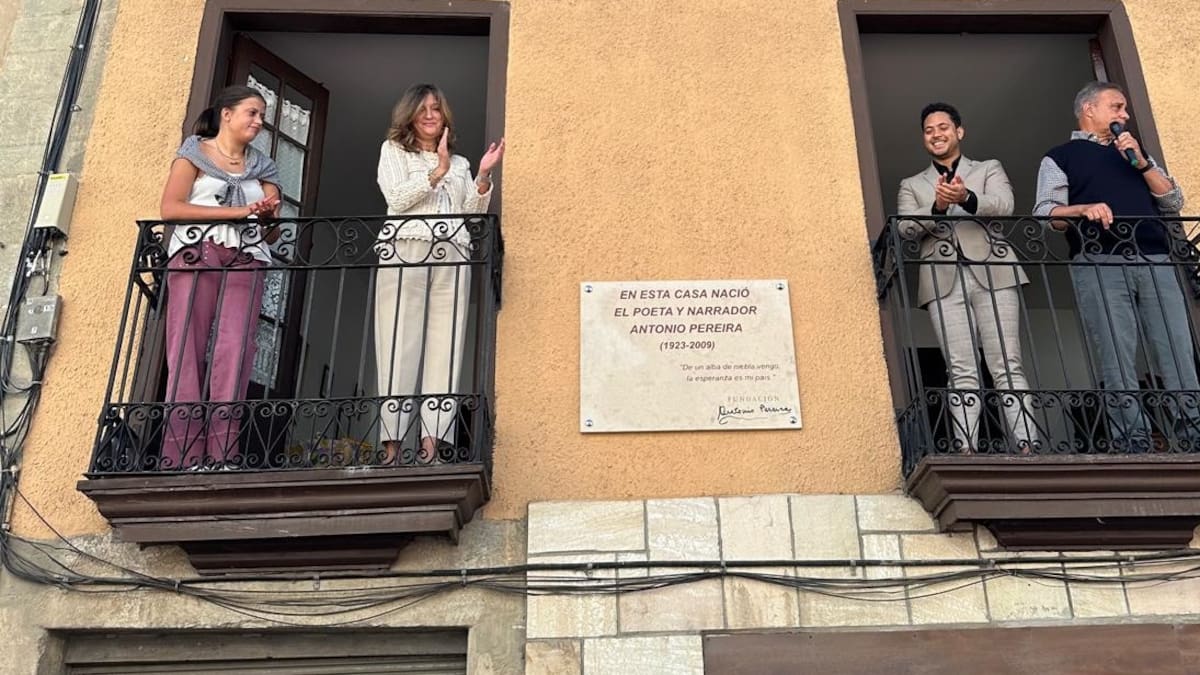 Una placa señala la casa en la que nació Antonio Pereira en Villafranca del Bierzo