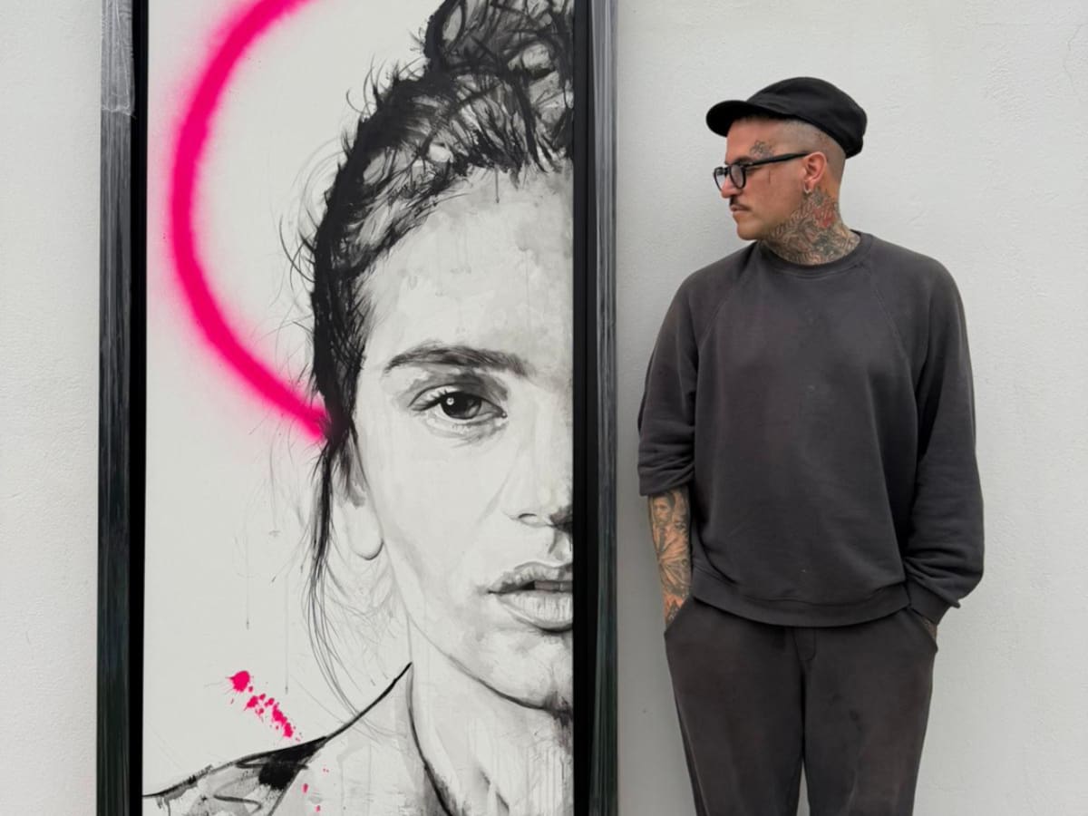 La productora de Rosalía encarga al artista castellonense Maseda un retrato como regalo por el fin del Lux Tour