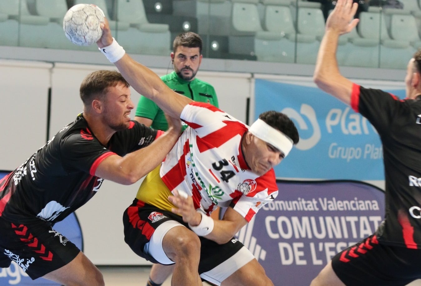 El Balonmano Lanzarote Ciudad de Arrecife  nunca pudo con el Puerto Sagunto.