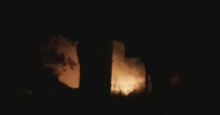 Imagen del fuego en la zona de "El Caminillo"