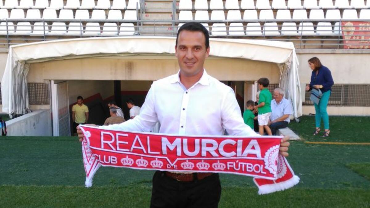 "Entrenar al Real Murcia es todo para mí"