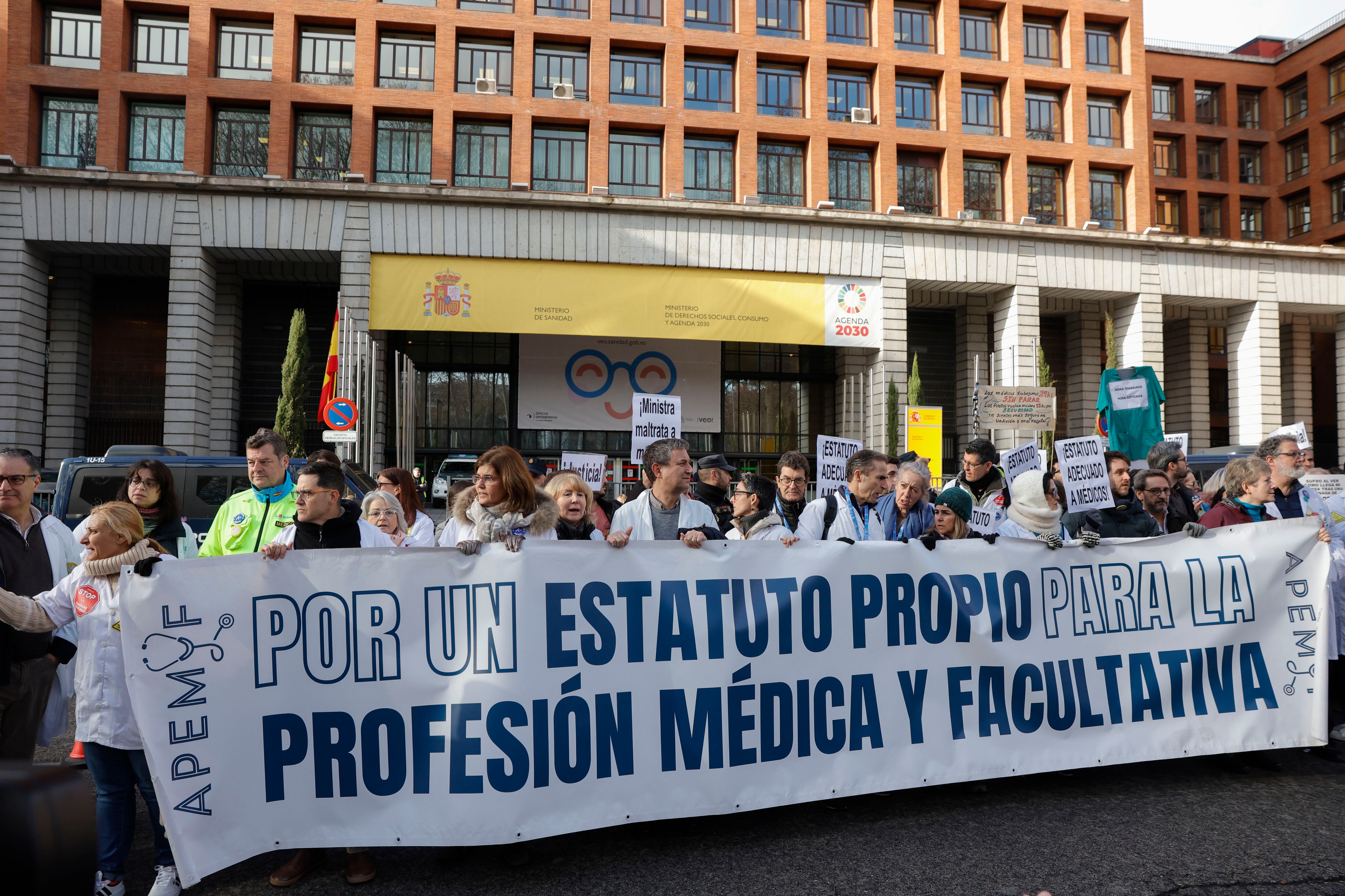 Protesta ante el Ministerio de Sanidad.