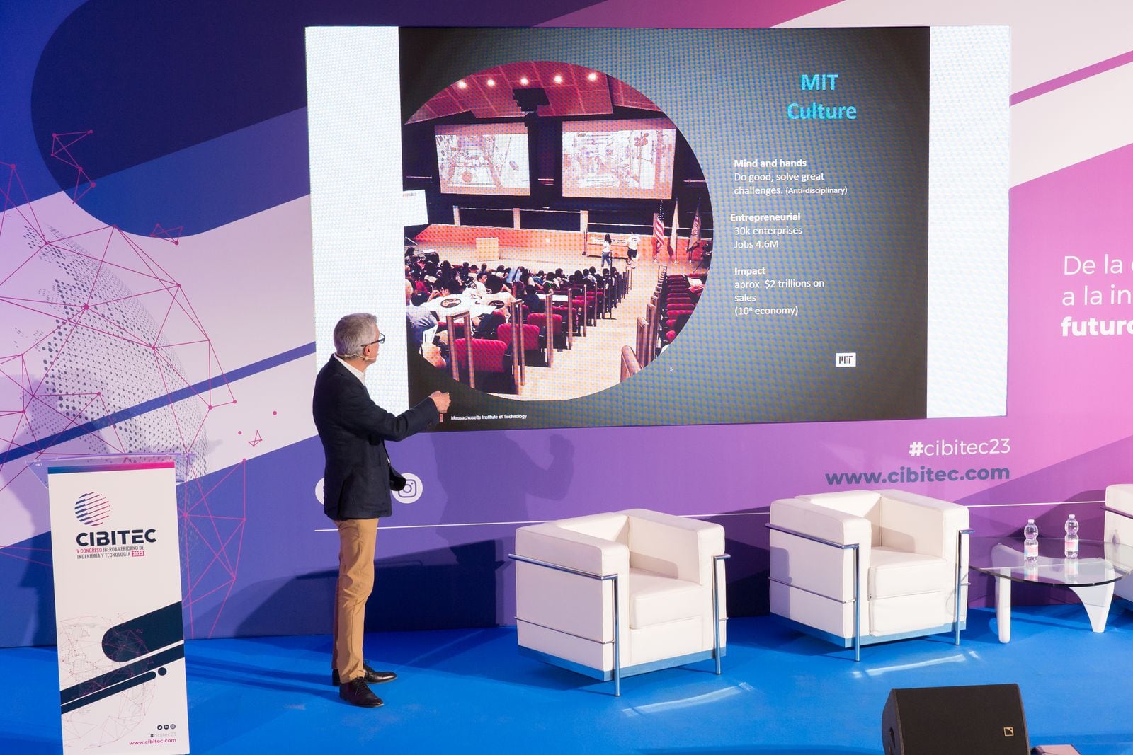 Marco en un acto del MIT