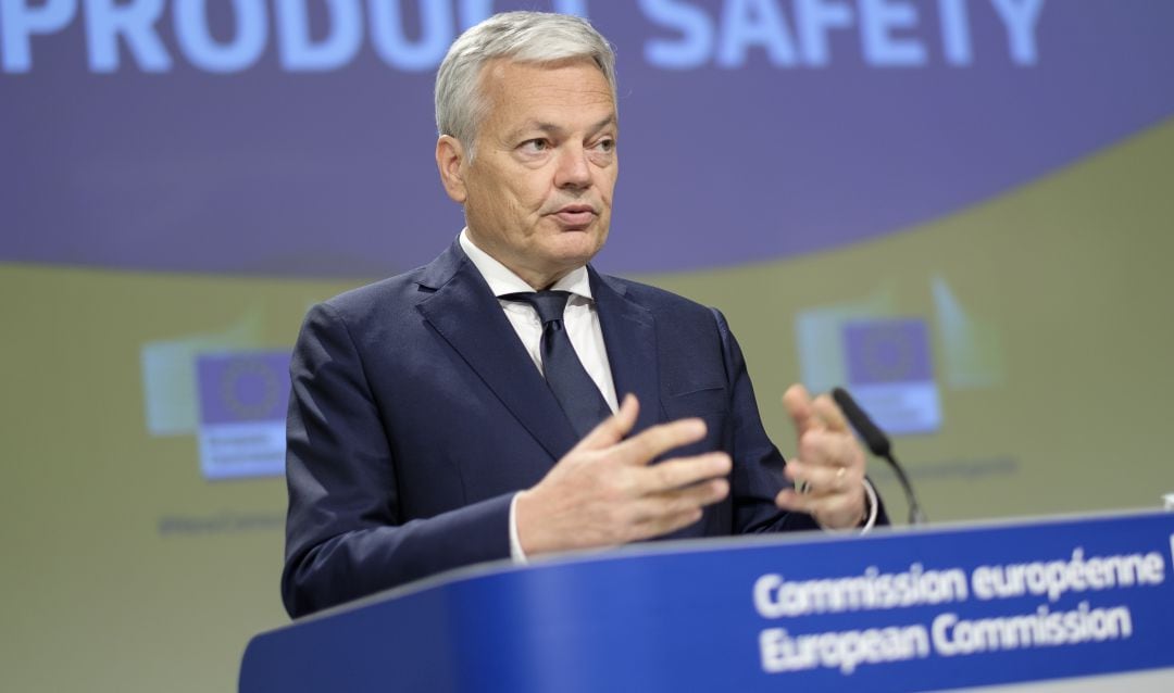 El comisario europeo de Justicia, el belga Didier Reynders, comparece en la sala de prensa de la Comisión en Bruselas.