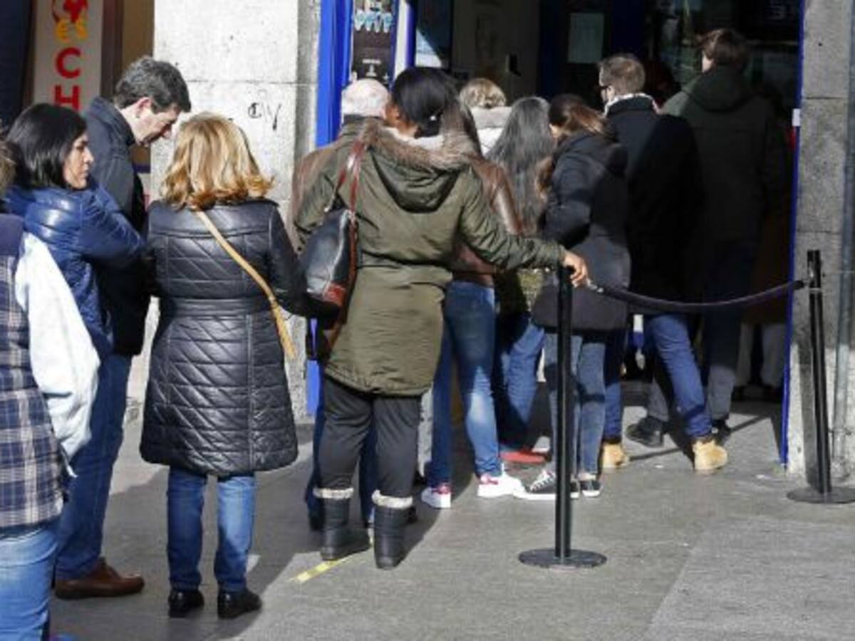 El niño sobrevuela Alhama de Murcia