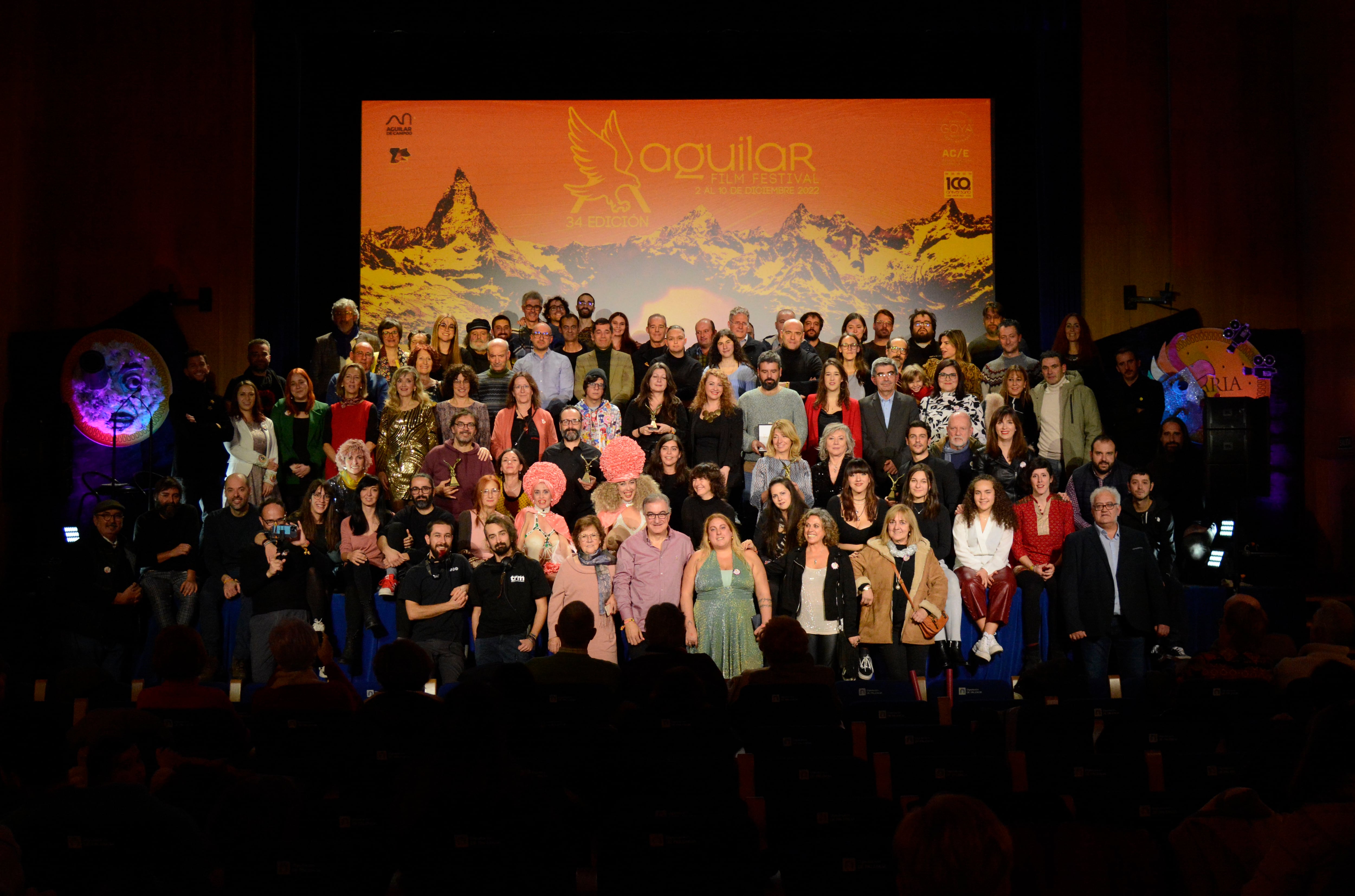 Foto de familia de la entrega de premios