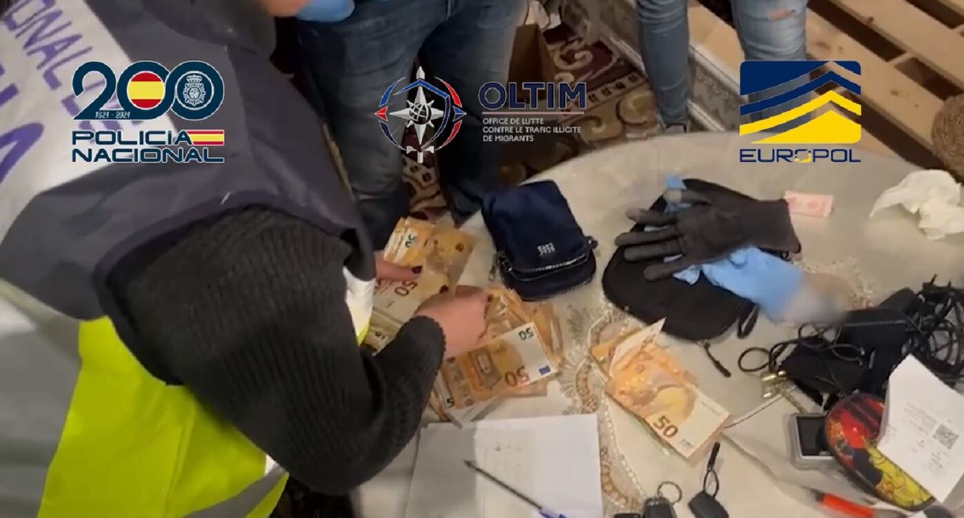 Momento de la operación policial conjunta