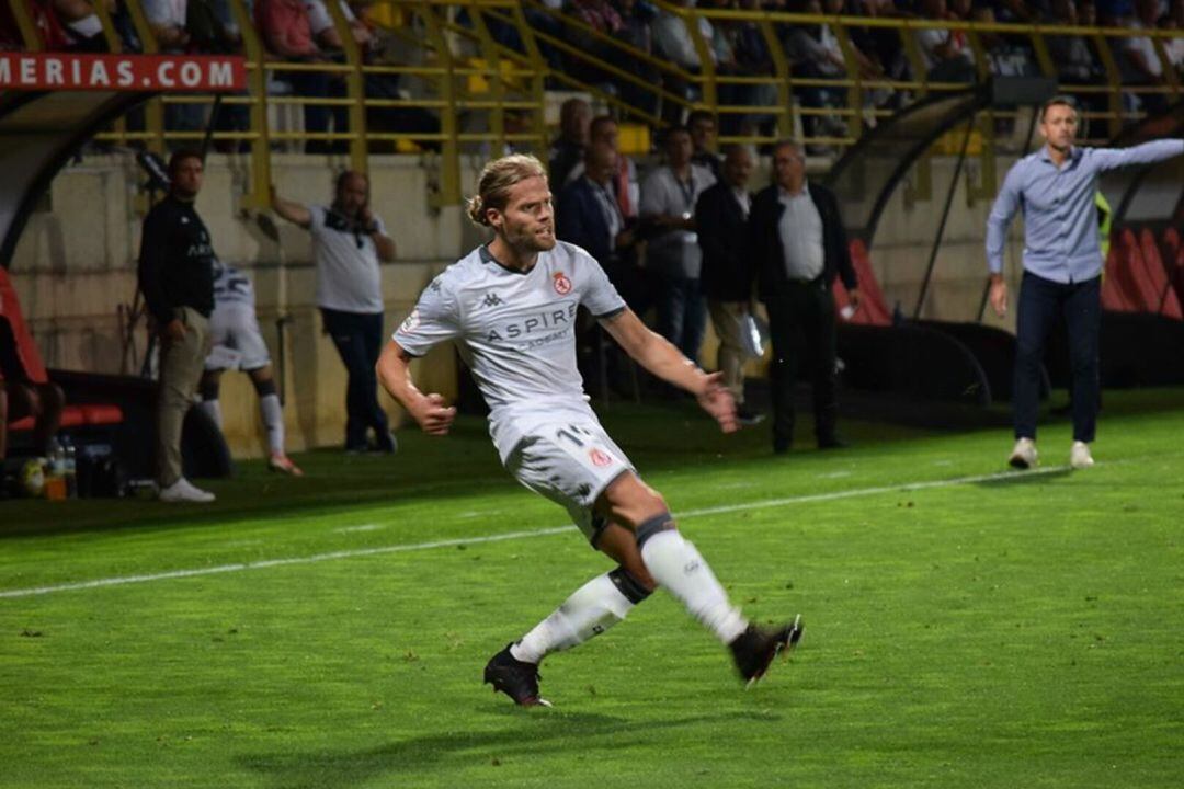 Aitor Fernández ya conoce el camino del ascenso