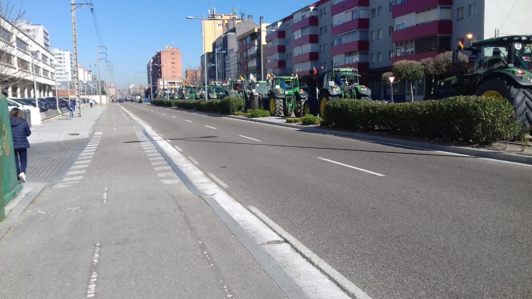 Tractores situados en la carretera de Madrid