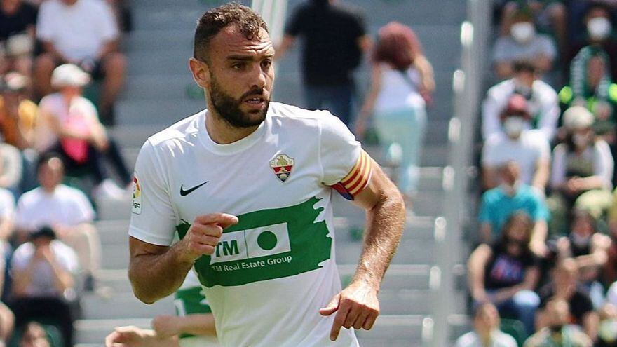 Gonzalo Vedrú en un partido con el Elche la pasada Liga