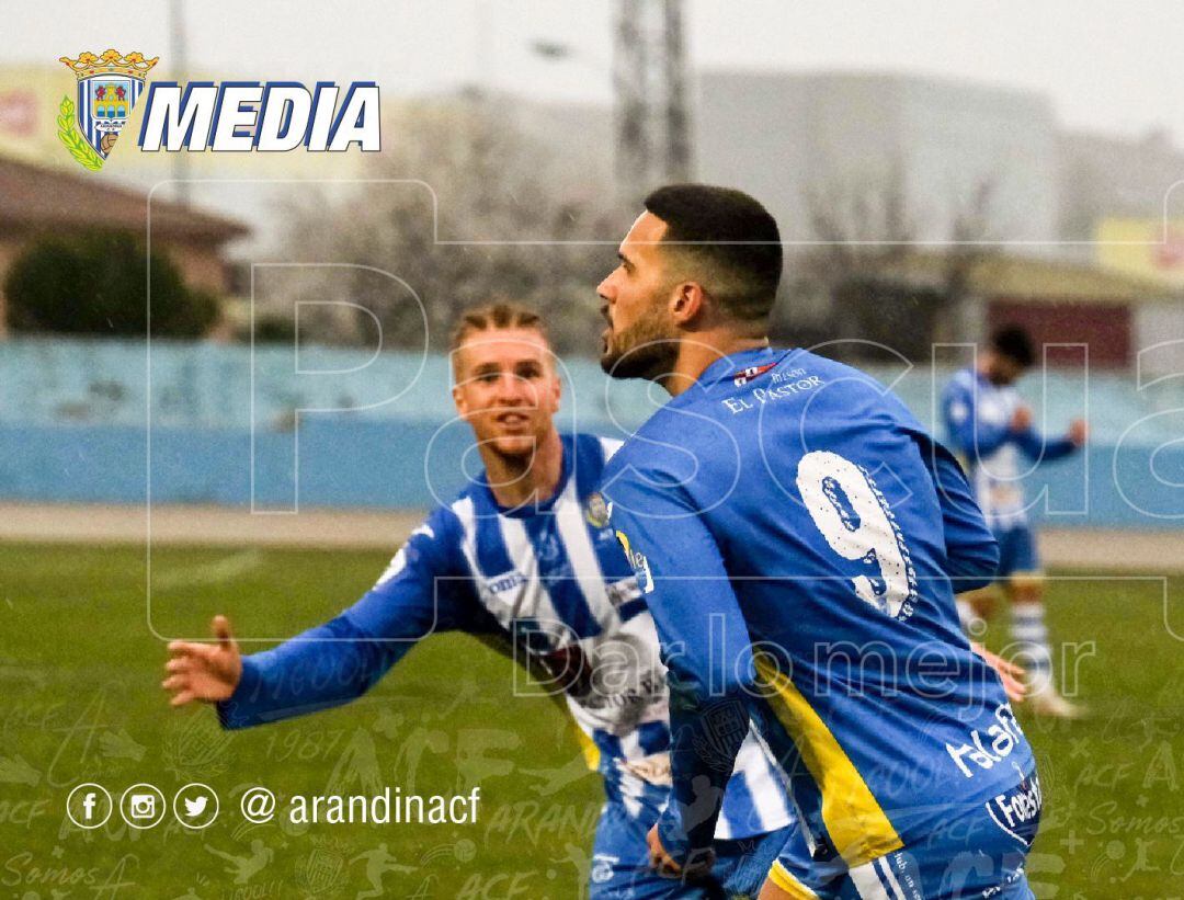 Rashiti celebra su gol