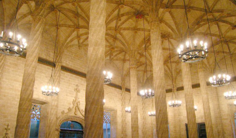 Imagen del salón de columnas de La Lonja de València